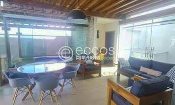 Imagem 4: Casa em condomínio para aluguel, 5 quartos, 5 suítes, 2 vagas, Granja Marileusa - Uberlând