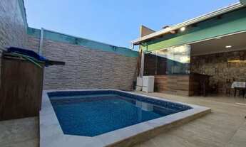 Imagem: Casa com 3 Quartos e 2 banheiro à Venda