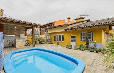 Imagem: Sobrado 5 Dormitorios 4 Ban piscina 2 churrasqueiras