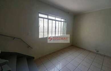 Imagem 6: Sobrado com 3 dormitórios, sendo um térreo, boa sala, cozinha grande com armário, ampla va