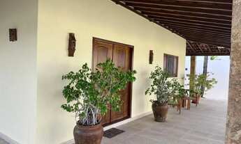 Imagem 6: Casa para venda possui 316 metros quadrados com 5 quartos