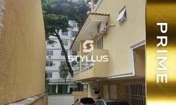 Imagem: Casa Ampla em Condomínio com Vaga na Frente