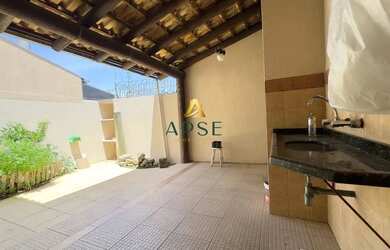 Imagem 3: Sobrado em condomínio, centro de Canoas, 4 quartos, desocupado, pátio generoso