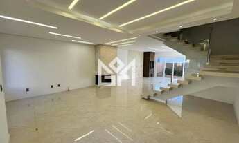 Imagem 6: Casa Nova em Condomínio Nobre com Infraestrutura Completa e Acesso Facilitado