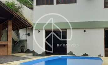 Imagem: Casa para venda tem 329 metros quadrados