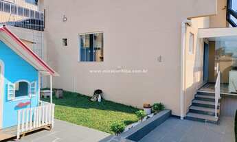 Imagem: Sobrado com amplo terreno! 3 quartos no