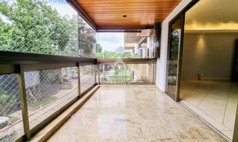 Imagem 2: Privilégio Imóveis vende excelente apartamento no Leblon