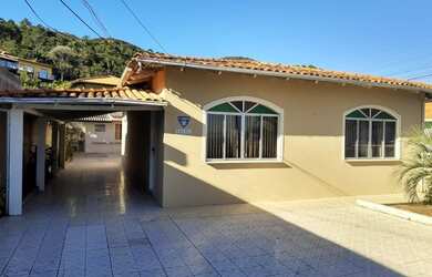 Imagem 6: Casa de frente para o mar no Ribeirão da Ilha em Florianópolis