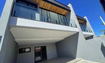 Imagem 2: Sobrado para Venda em Balneário Piçarras, Itacolomi, 3 dormitórios, 3 suítes, 3 banheiros