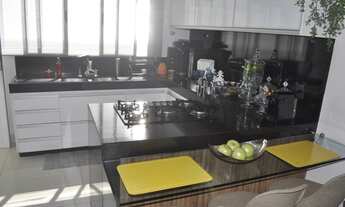 Imagem 3: Casa de condomínio térrea para venda possui 220 metros quadrados com 3 quartos