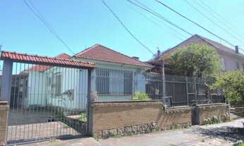 Imagem 2: Casa para venda possui 300 metros quadrados com 4 quartos em Glória - Porto Alegre - RS