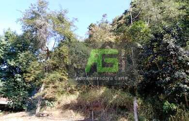 Imagem 3: Terreno para venda no centro de Correas possui sete casas