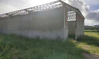 Imagem 2: Imóvel para venda possui 10000 m2 com um galpão semi acabado beira pista BR 232 Acesso asf