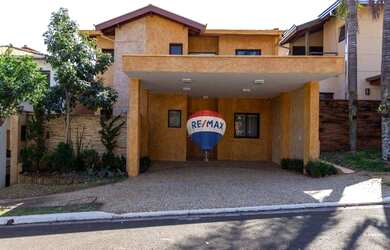 Imagem 2: Lindo Sobrado em Cond. Fechado no Jardim Botânico, com 243m², 4 dorm (2 suítes), escritóri