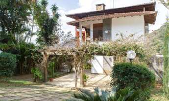 Imagem: Casa em localização privilegiada no bairro