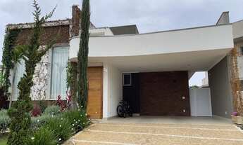 Imagem 2: Casa de condomínio para venda com 223 metros quadrados com 3 quartos