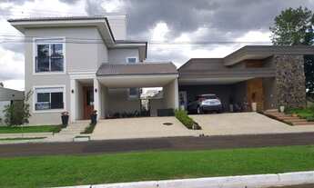 Imagem 1: Magnifico sobrado Condomínio Lá Montagne