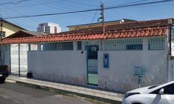 Imagem 2: Casa para venda possui 375 metros quadrados com 3 quartos em Dom Pedro I - Manaus - AM
