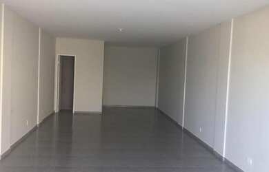 Imagem 5: SALA COMERCIAL NO CENTRO PINHAIS EM FRENTE A PREFEITURA