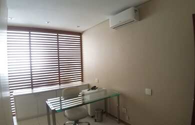Imagem 6: Linda Sala 46 m, na Magalhães Neto, mobiliada, ar condicionado , finamente decorada