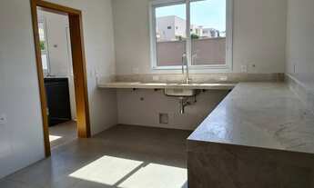 Imagem 3: Casa de Condomínio com 4 Quartos e 6 banheiros à Venda, 323 m² por R$ 2.300.000