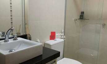 Imagem 4: Apartamento localizado no centro, semimobiliado, com churrasqueira na sacada