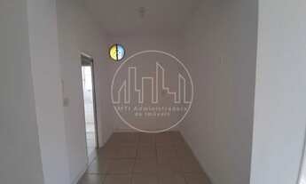 Imagem 3: Apartamento com sacada e vista panorâmica