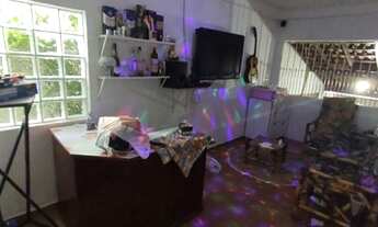 Imagem 5: Casa para venda possui 249 metros quadrados com 5 quartos em -