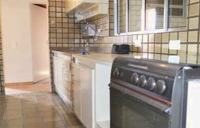 Imagem 7: Apto Bela Vista com 2 dormitórios, com armários, cozinha, pequeno quintal e 1 vaga de gara