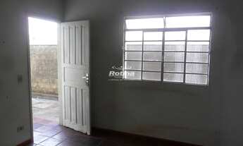 Imagem 3: Casa para aluguel, 2 quartos, 1 suíte, Osvaldo Rezende - Uberlândia/MG