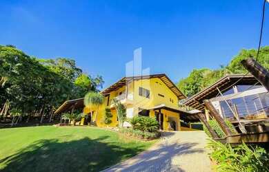 Imagem 5: Uma casa que é um verdadeiro refúgio da movimentação da cidade! Pense que delicia morar aq