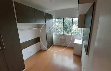 Imagem 7: Varanda com vista livre. 02 quartos + dependência completa