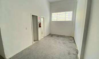 Imagem 6: LOCAÇÃO: Loja com 125m² com 2 vagas em frente