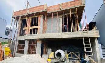 Imagem: Casa com 3 suítes e piscina no Condomínio