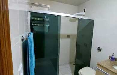 Imagem 5: Excelente apartamento com varanda, sala, 2 quartos, 2 banheiros, dep. Empr., c/1 vaga de