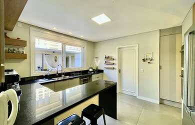 Imagem 7: Casa de alto padrão muito bem localizada no Bairro N. S. de Lourdes em Santa Maria