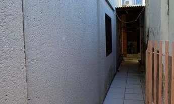 Imagem 2: Casa Carianos Casa com 2 dormitórios