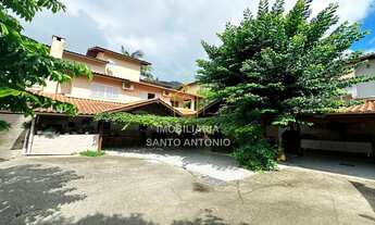 Imagem: Espaçosa Residência de 5 Quartos na Trindade