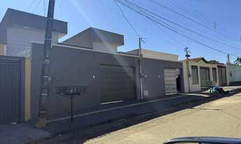 Imagem: Casa 3 qtos, prox a Avenida Center e Jardins