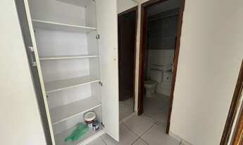 Imagem 2: F) Apartamento com Varanda