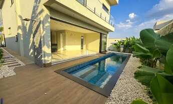 Imagem 7: Sobrado com 4 suítes plenas, frente à praça, repleto de armários ?Condomínio Terras Alpha2