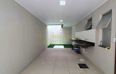 Imagem 4: Seu novo lar no Valparaíso: Casa reformada com garagem para até 3 carros!