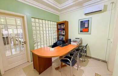 Imagem 5: Sobrado espaçoso para famílias, em frente à Praça Fernando Ferrari