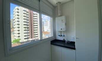 Imagem 7: Apartamento à venda, 2 dormitórios sendo 2 Suítes, semi mobiliado, centro Florianópolis