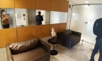 Imagem 7: Linda Sala 46 m, na Magalhães Neto, mobiliada, ar condicionado , finamente decorada