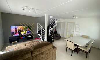 Imagem 2: Sobrado de frente para rua, vaga para até 3 veículos, espaçoso e com móveis planejados à v