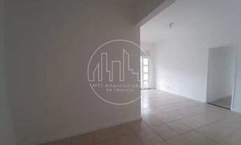 Imagem 4: Apartamento com sacada e vista panorâmica