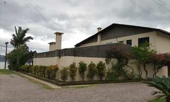 Imagem 5: Belíssima casa frente mar, pé na areia na Enseada do Brito Palhoça