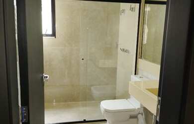 Imagem 6: Casa de condomínio para venda possui 600 metros quadrados com 5 quartos