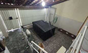 Imagem 2: Casa para venda possui 249 metros quadrados com 5 quartos em -